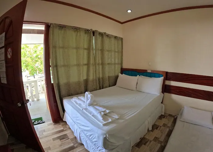 The Lighthouse Hostel Oslob