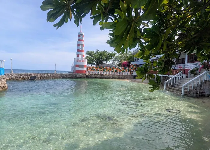 Hostel The Lighthouse *